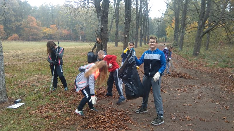 Klasy 5A i 5C podczas acji Kasztanowce